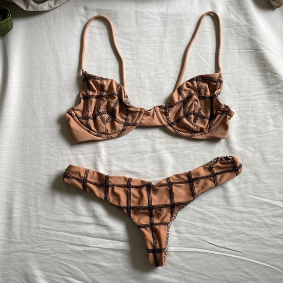 Acacia set - Picture 1 of 8